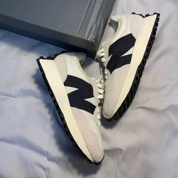 New Balance 327 Sea Salt Black（GS) Kids' - GS327FE - Picture 2 of 5